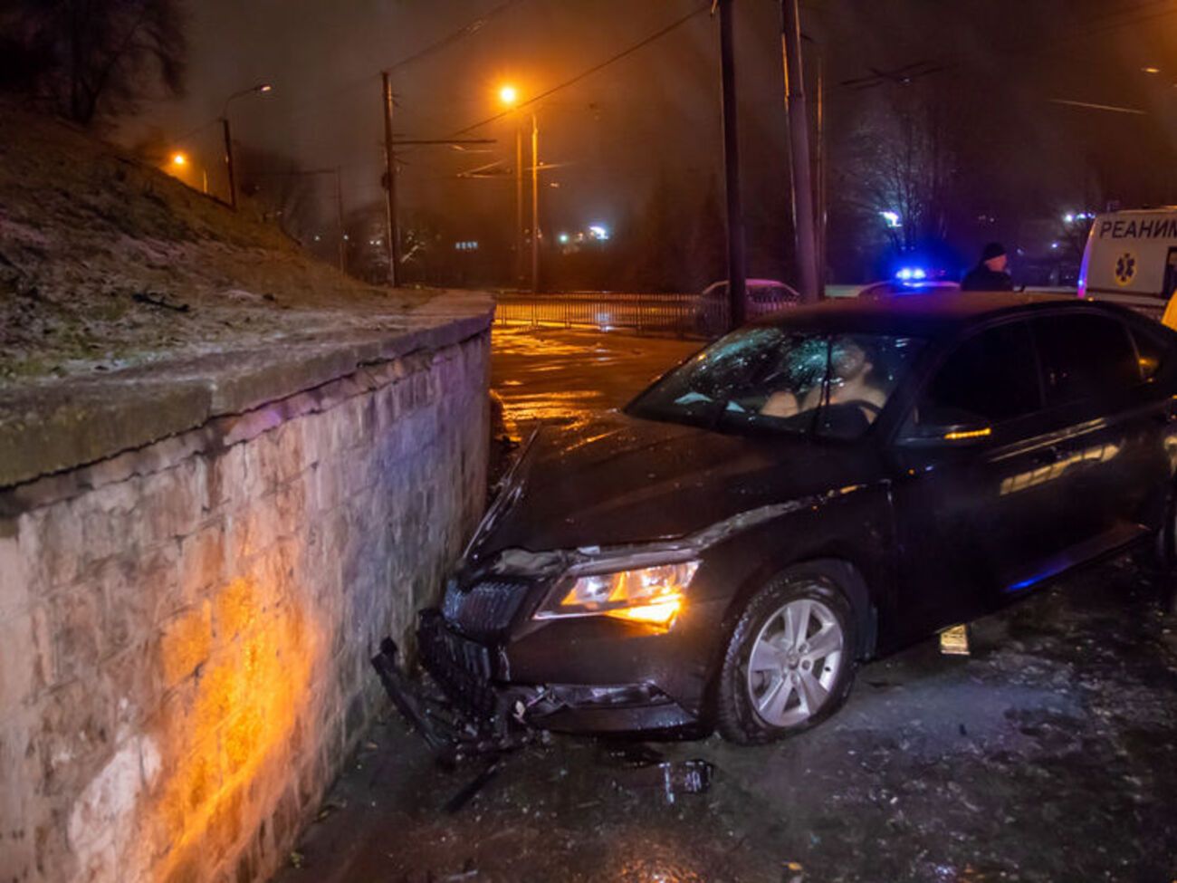 Спустя два часа после столкновения водитель Skoda попытался покончить с собой
