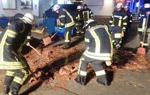 На улицу немецкого города Вестеннен вылилась тонна молочного шоколада