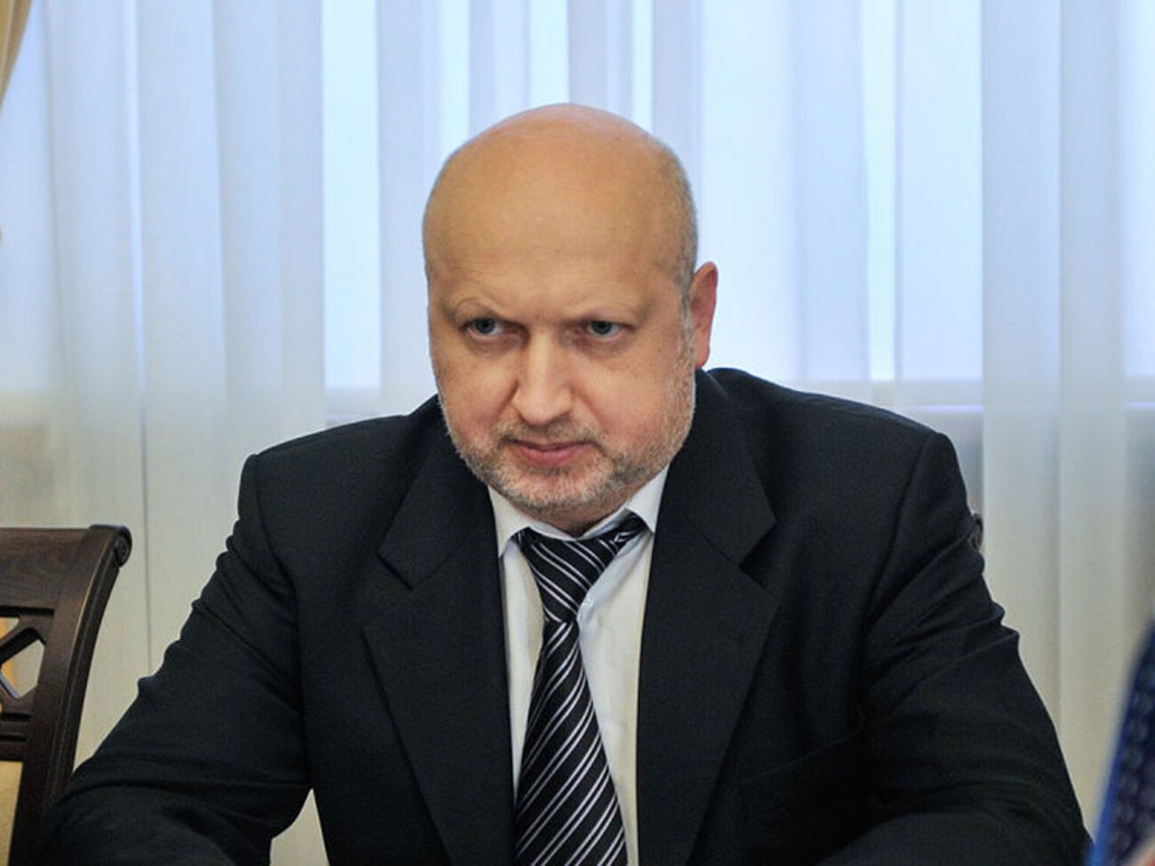 Турчинов: Ми вивчаємо сильні і слабкі місця в системі безпеки та оборони країни і робимо відповідні висновки та корективи