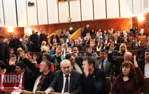 Депутати Івано-Франківської обласної ради просять українську владу заборонити проведення ЛГБТ-акцій і парадів