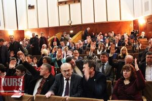 Депутаты Ивано-Франковского областного совета просят украинскую власть запретить проведение ЛГБТ-акций и парадов