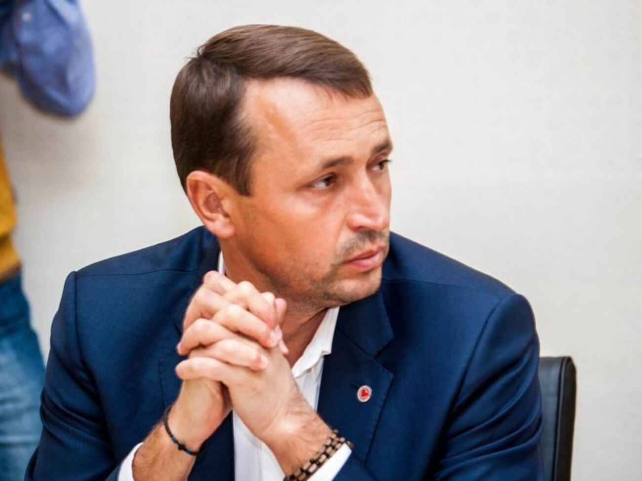 Валерій Дубіль: Ті, хто має гроші, потраплятимуть до лікаря відразу. Ті, хто не має, &ndash; чекатимуть днями, доки лікарі вузького профілю приймуть "важливіших" (або &ndash; простіше &ndash; багатших) пацієнтів