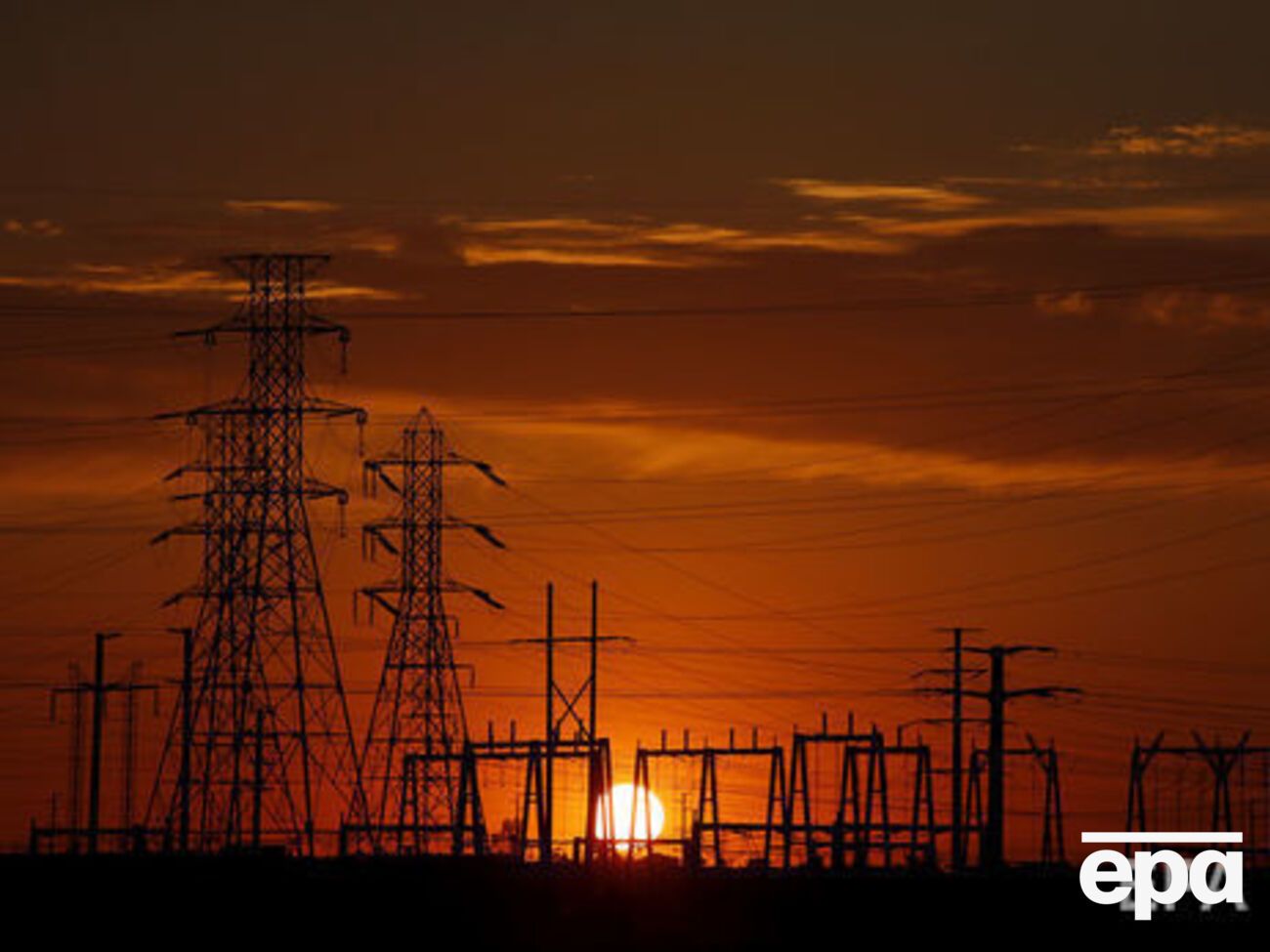 170 населених пунктів України залишилися без світла через сніг та вітер