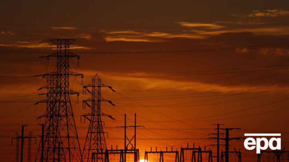 170 населених пунктів України залишилися без світла через сніг та вітер