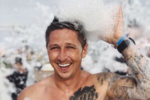 Педан разделся для снимка