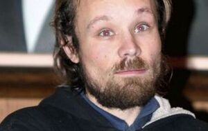 Сикс находится под арестом с середины ноября