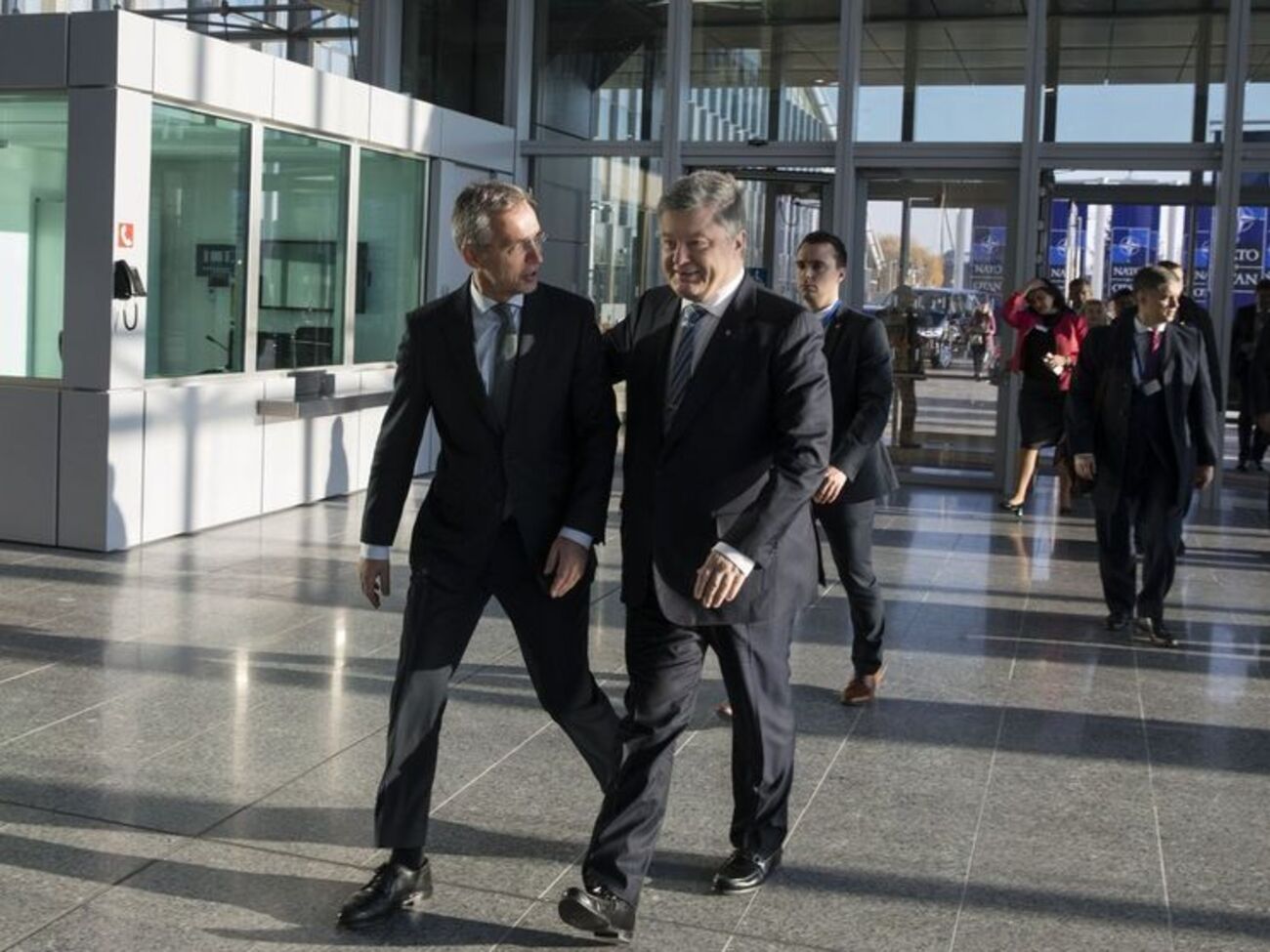 Порошенко встретился со Столтенбергом 13 декабря