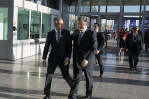 Порошенко встретился со Столтенбергом 13 декабря