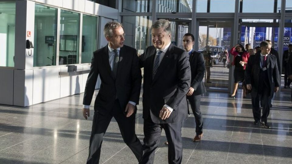 Порошенко встретился со Столтенбергом 13 декабря