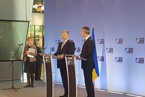 Порошенко зустрівся зі Столтенбергом 13 грудня
