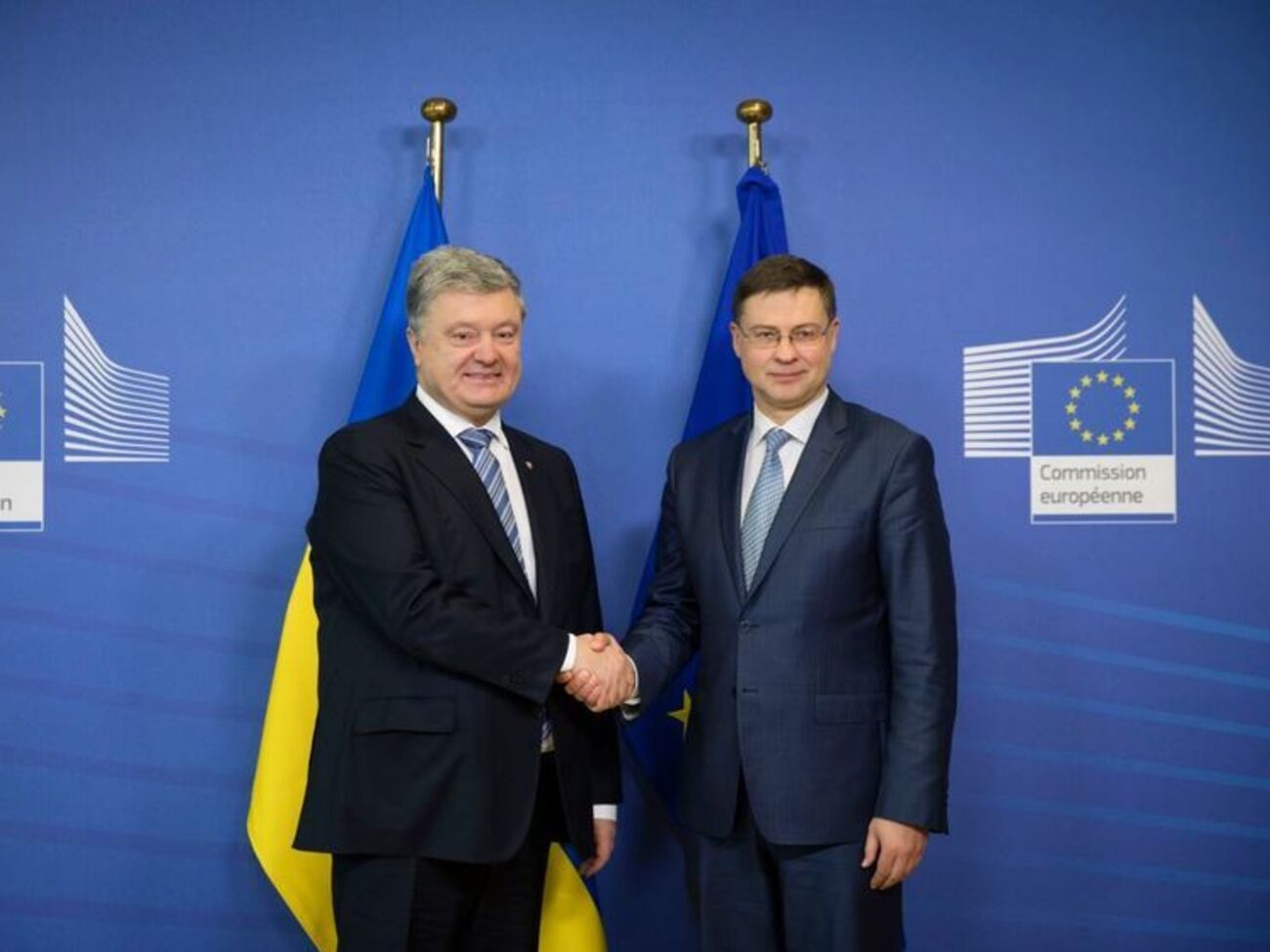 Порошенко зустрівся з Домбровскісом 13 грудня