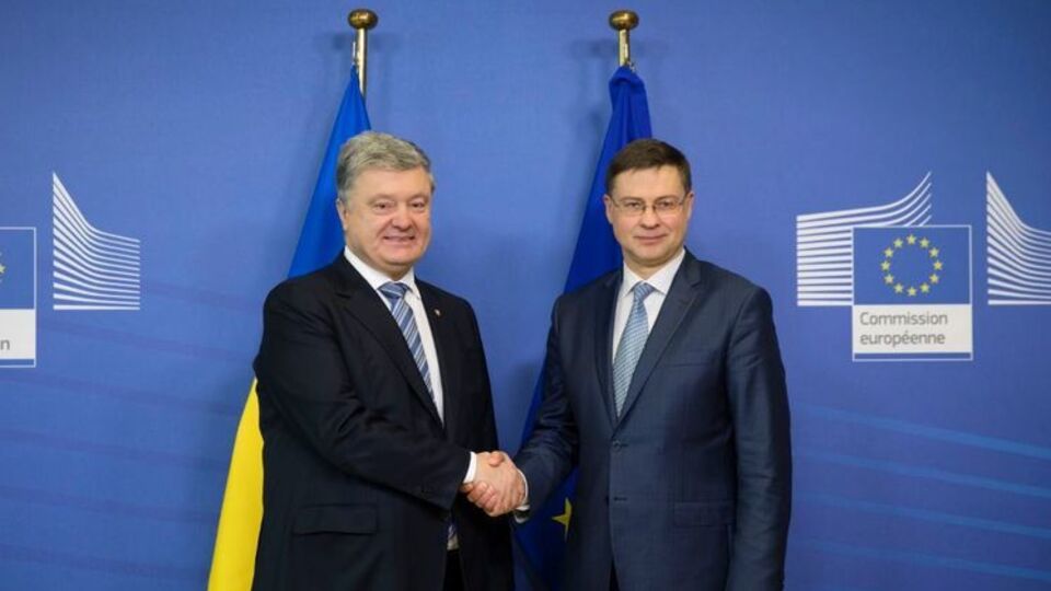 Порошенко зустрівся з Домбровскісом 13 грудня