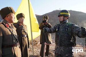 Солдати Північної і Південної Корей спостерігали за демонтажем охоронних постів у районі демілітаризованої зони