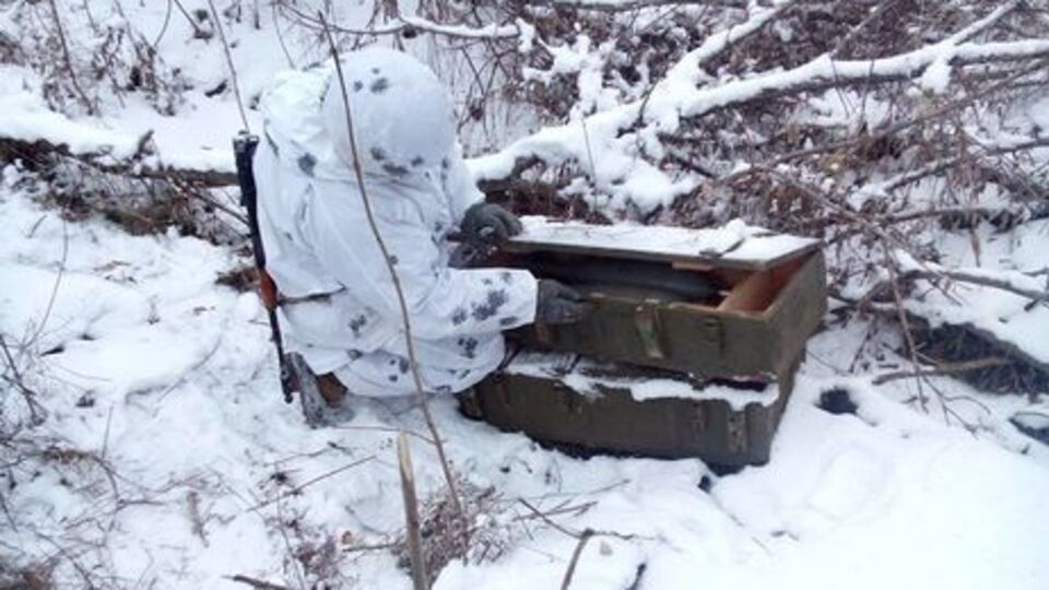 У штабі операції Об'єднаних сил заявили, що вибухові пристрої заклали бойовики