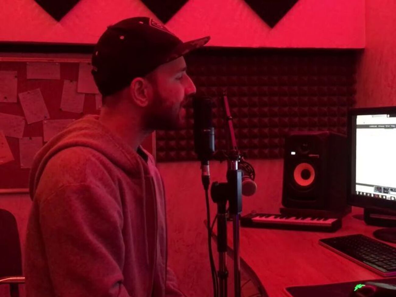 Исполнитель из Казахстана спел на украинском языке