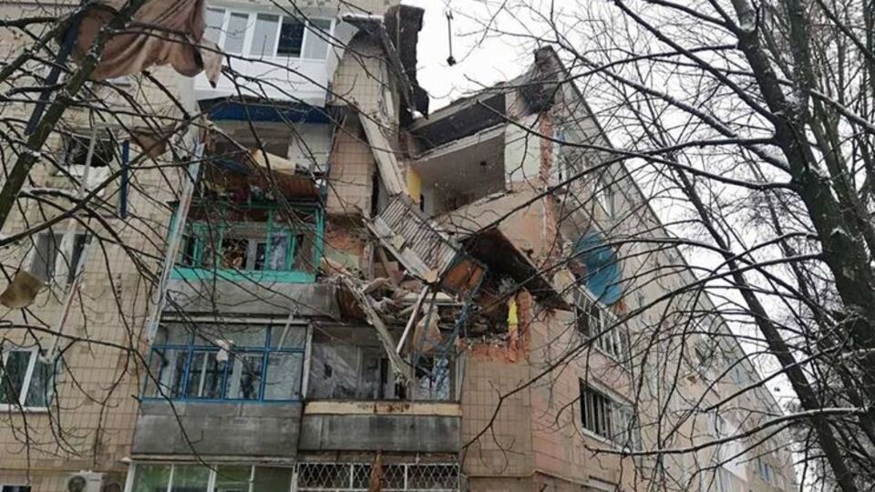 Обвалилися третій, четвертий і п'ятий поверхи житлового будинку