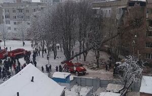 Пожежна техніка працює на місці обвалу