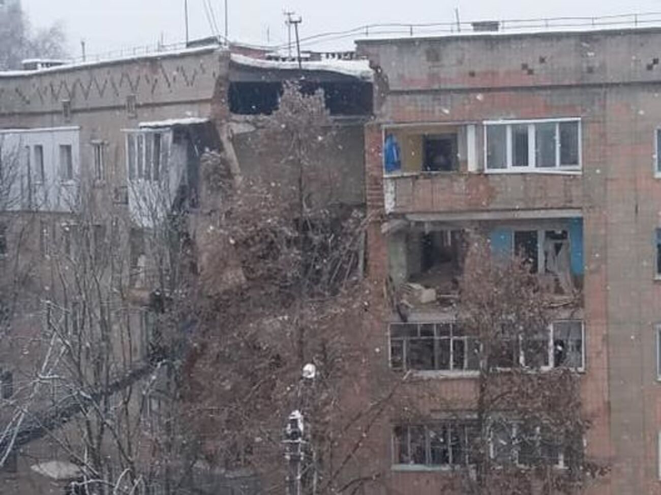 Кілька квартир зруйновано вибухом