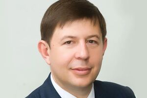 В начале октября стало известно, что Козак купил у Мураева телеканал NewsOne