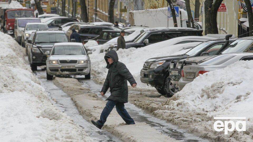 В "Укравтодорі" заявили, що не мають стосунку до дорожніх робіт, які виконують узимку