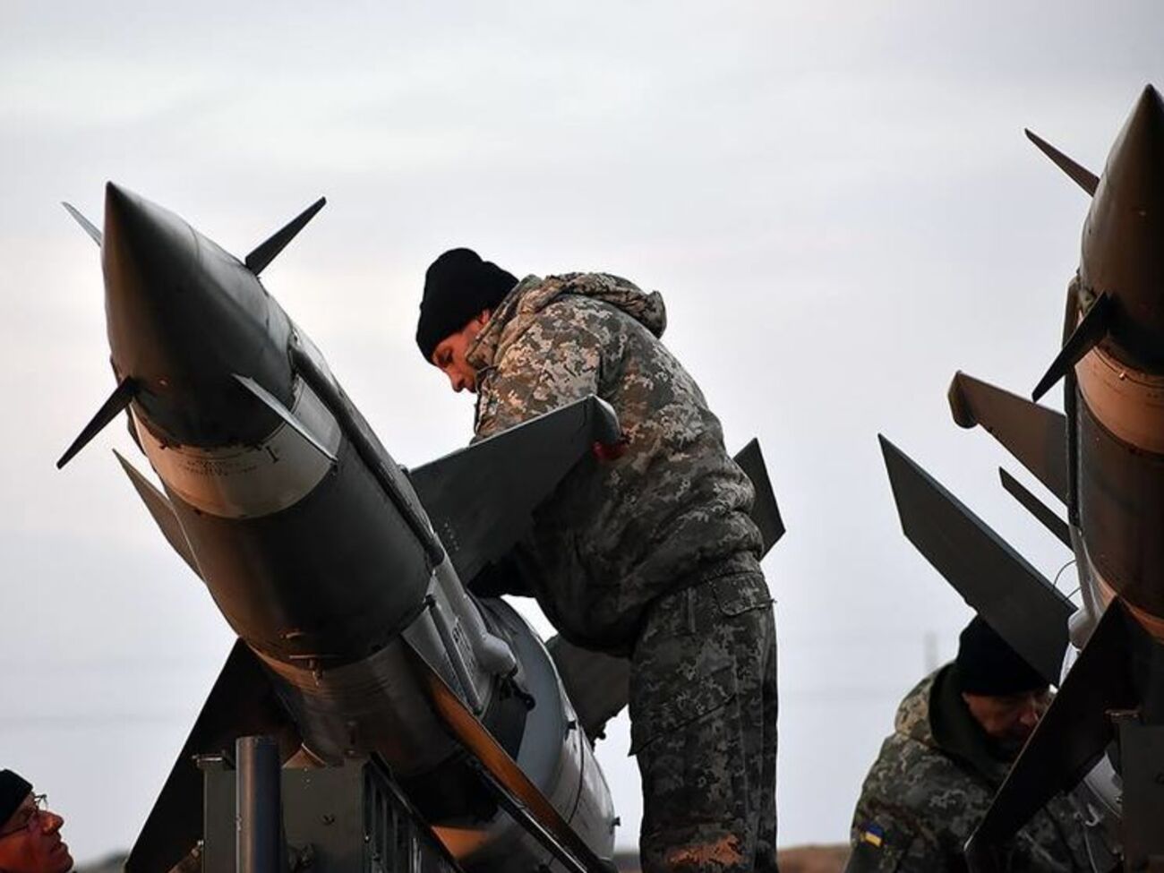 Военное положение ввели на месяц