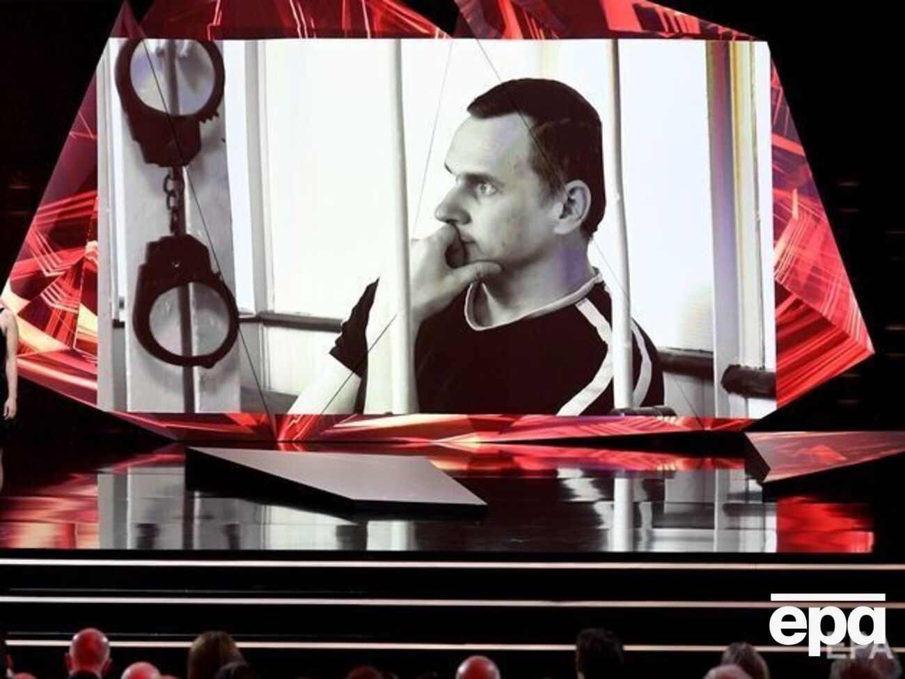 Сенцова утримують у колонії Лабитнангі