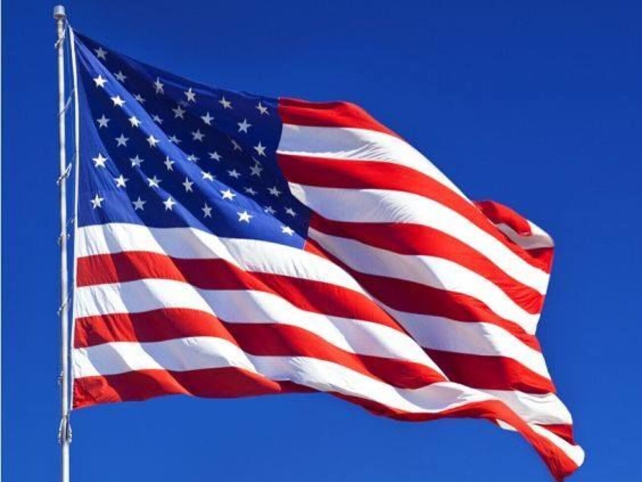 Посольство США в Україні повідомляє, що натовпи людей і протести можливі не тільки поблизу собору, але також біля інших релігійних місць по всій Україні