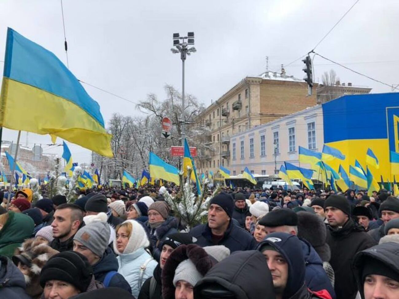 Об'єднавчий собор відбувається біля Софії, тут зібрався народ