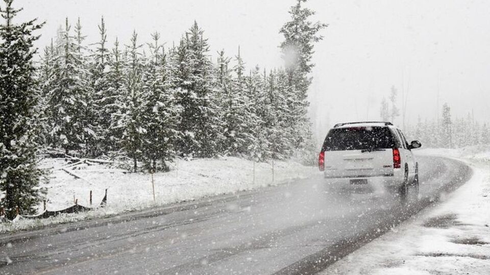 Уночі в низці областей України випало від 5 до 15 см снігу