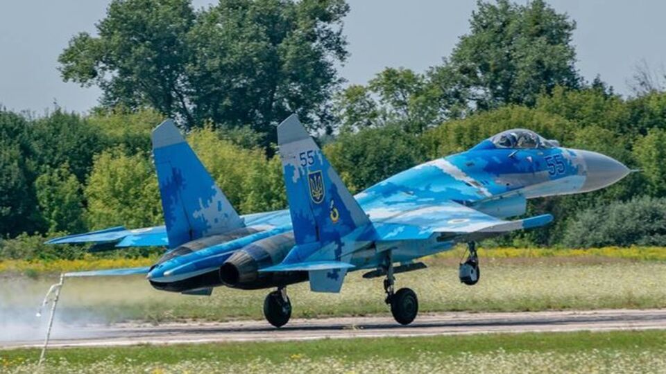 Самолет выпустили в 1987 году