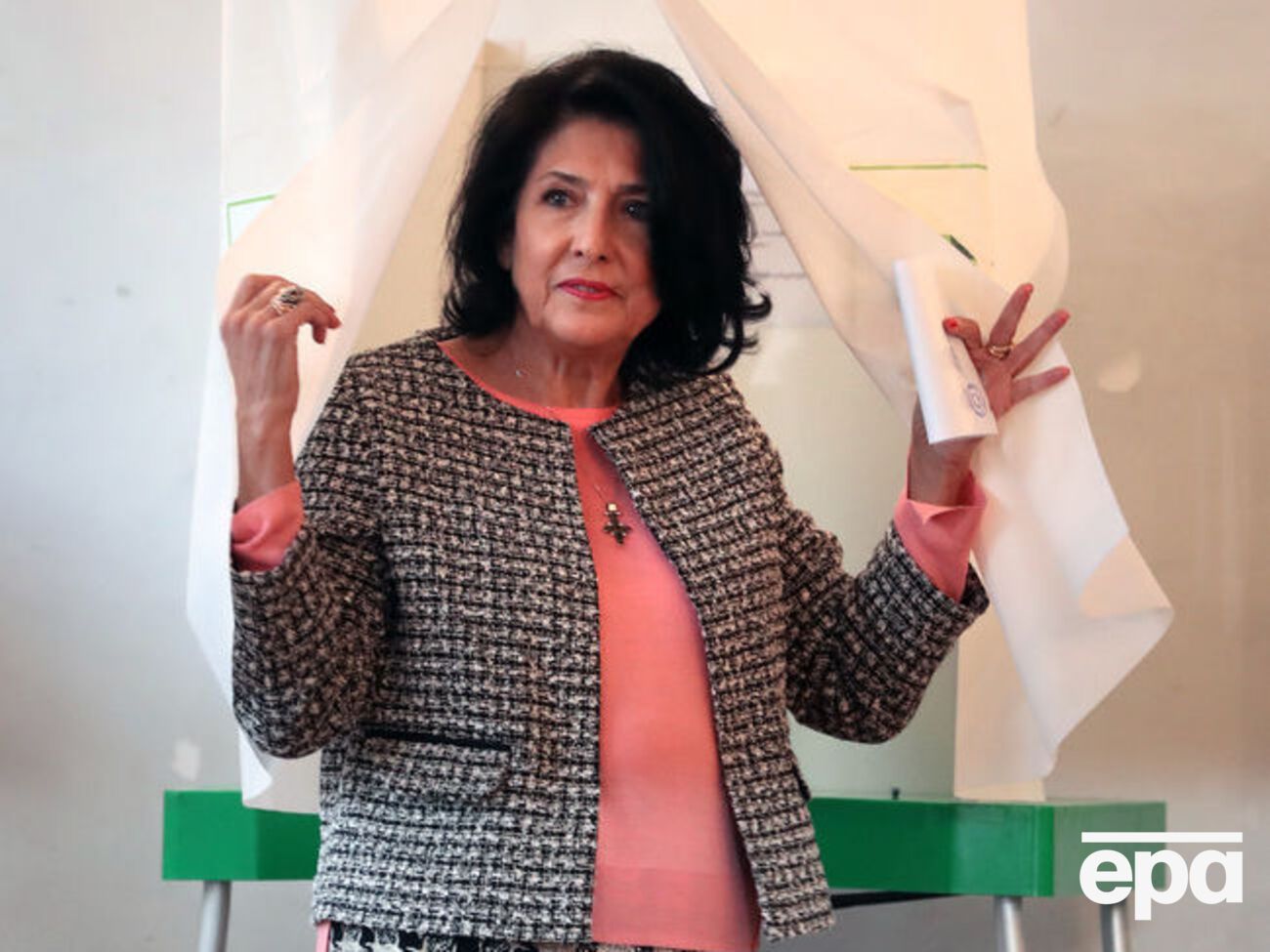 Второй тур президентских выборов в Грузии прошел 28 ноября и завершился победой провластного кандидата Саломе Зурабишвили