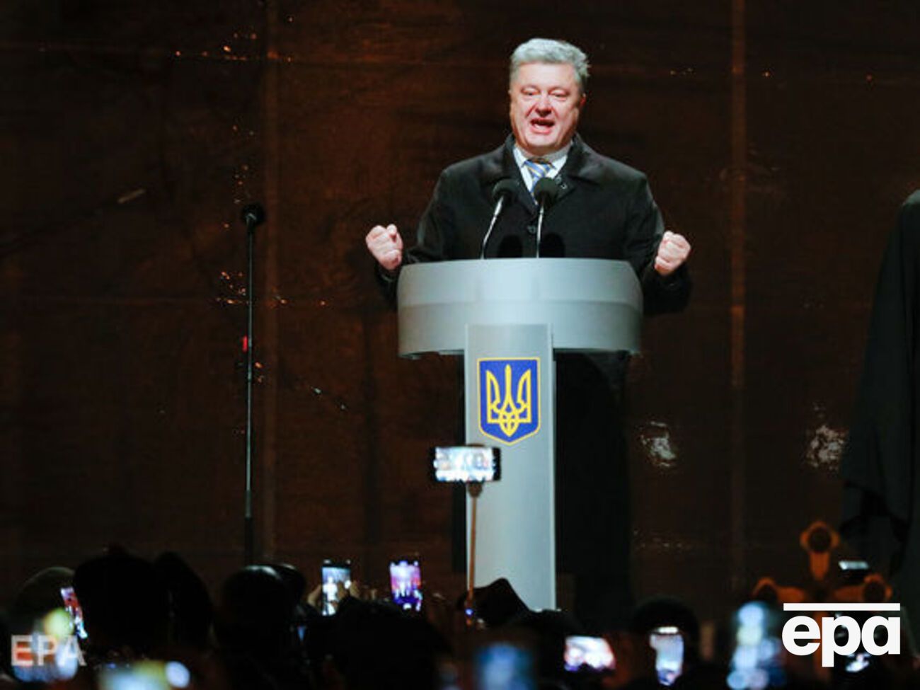 Порошенко: Коли вовки приходять в овечих шкурах, дуже легко стати здобиччю