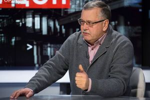 Гриценко: Ясно, що протягом останніх 10 днів воєнного стану Росія не відведе від державного кордону ні війська, ні техніку