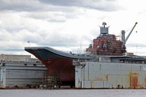 Моряки організували на борту авіаносця майстерню, у якій вилучали дорогоцінні метали з радіодеталей