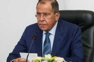 Лавров: С украинским режимом, который имеет все черты нацистского и неонацистского, воюют русскоязычные граждане Украины, которые живут на Донбассе