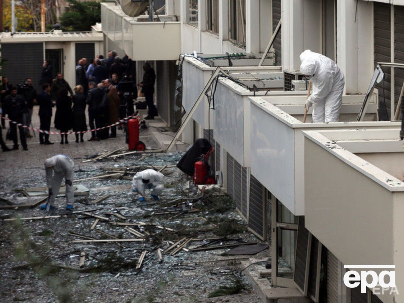 Жертв удалося уникнути завдяки дзвінку аноніма, який попередив про підготовку вибуху. Поліція встигла евакуювати людей, які перебували в будівлі