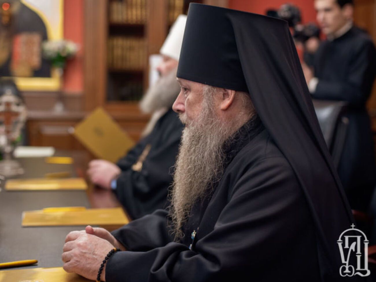 Сегодня в Киево-Печерской лавре провели внеочередное заседание Синода УПЦ МП