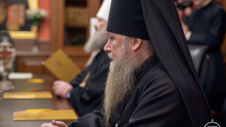 Сегодня в Киево-Печерской лавре провели внеочередное заседание Синода УПЦ МП