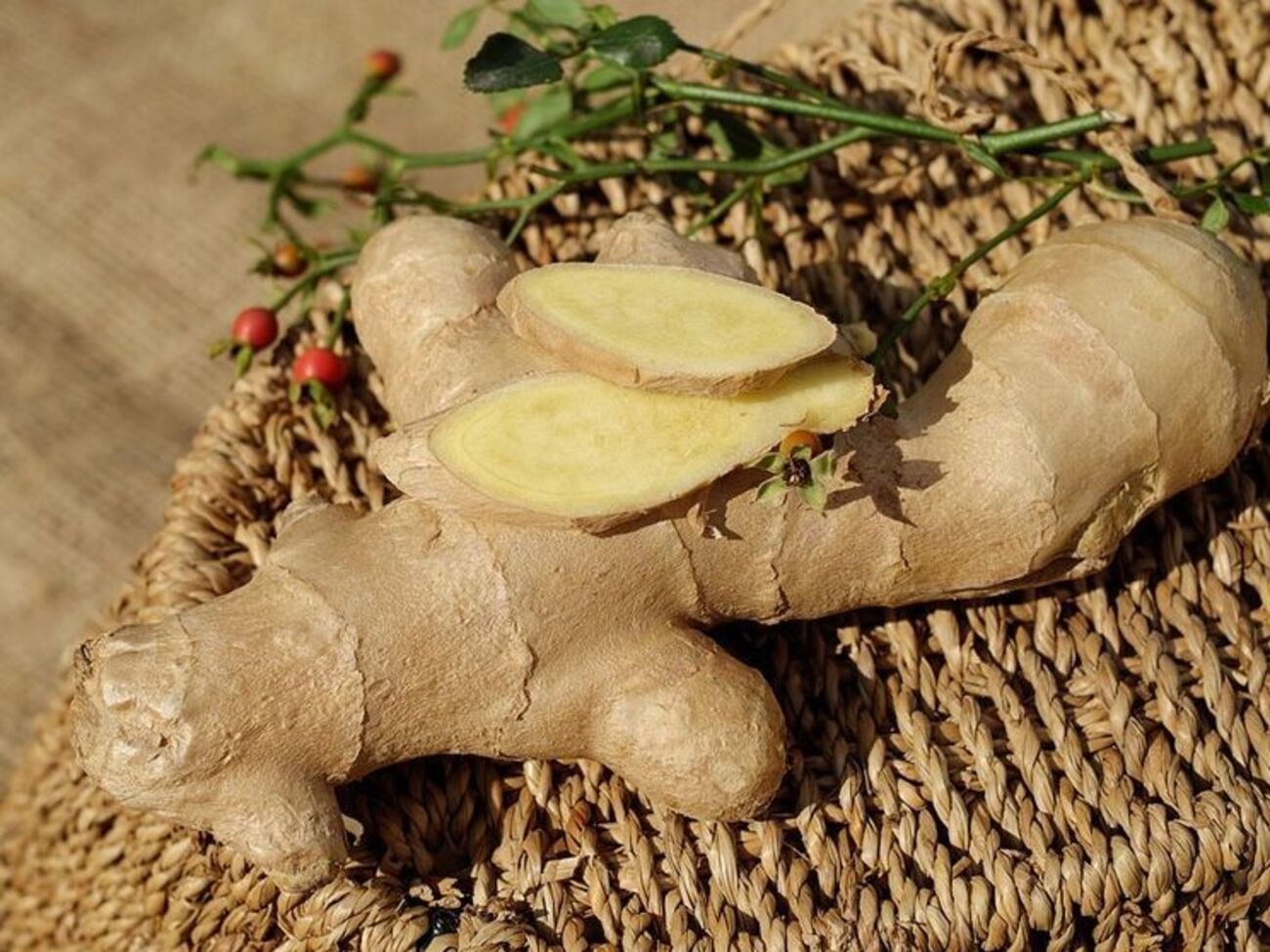 Імбир використовують для приготування страв і напоїв