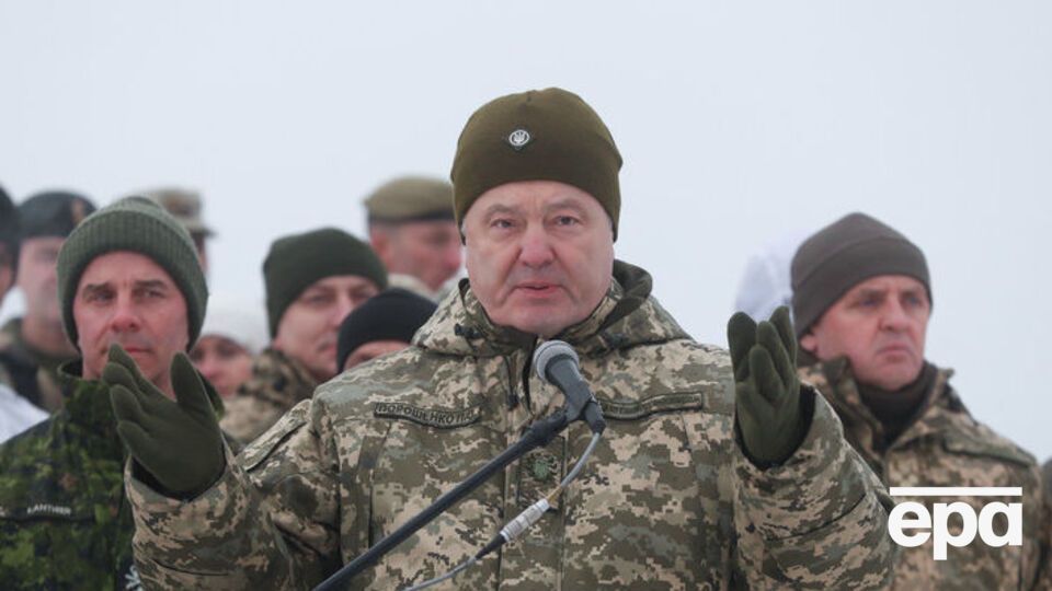 Порошенко: А якщо скажуть, що ні, ми не хочемо йти будувати захисні споруди, ми не хочемо мобілізації й тих чи інших кроків з оборони держави, то що президенту робити?