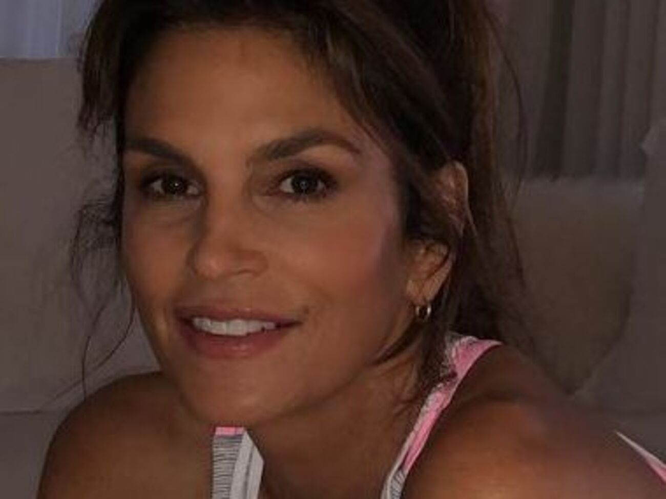 Кроуфорд оприлюднила фото без гриму