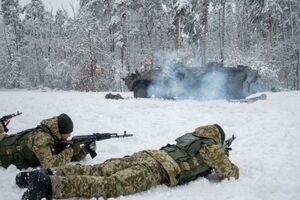 Резервисты Госпогранслужбы осваивают курс огневой подготовки