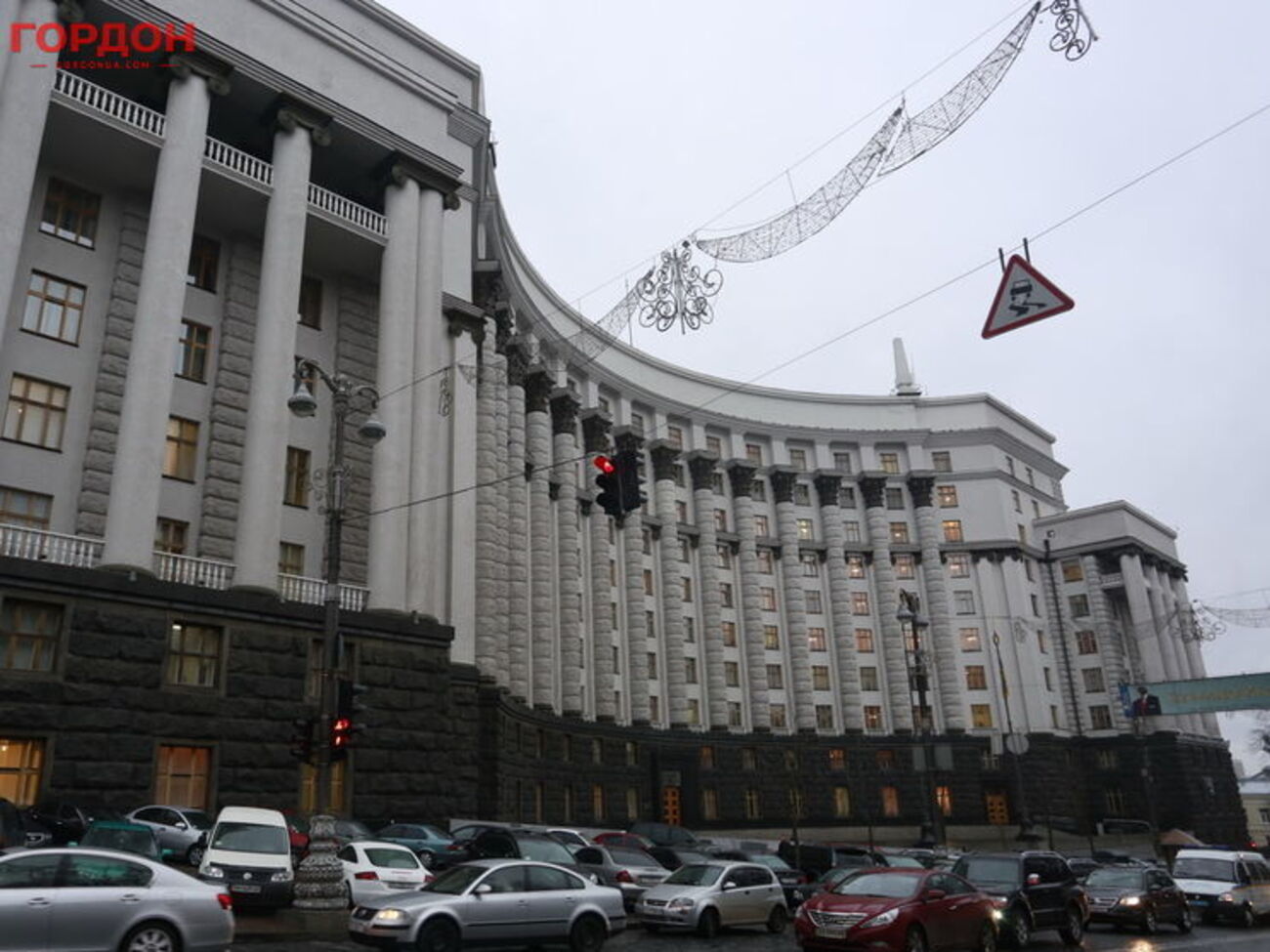 Кабінет Міністрів буде спрямовувати і координувати діяльність податкової та митної служб через міністра фінансів