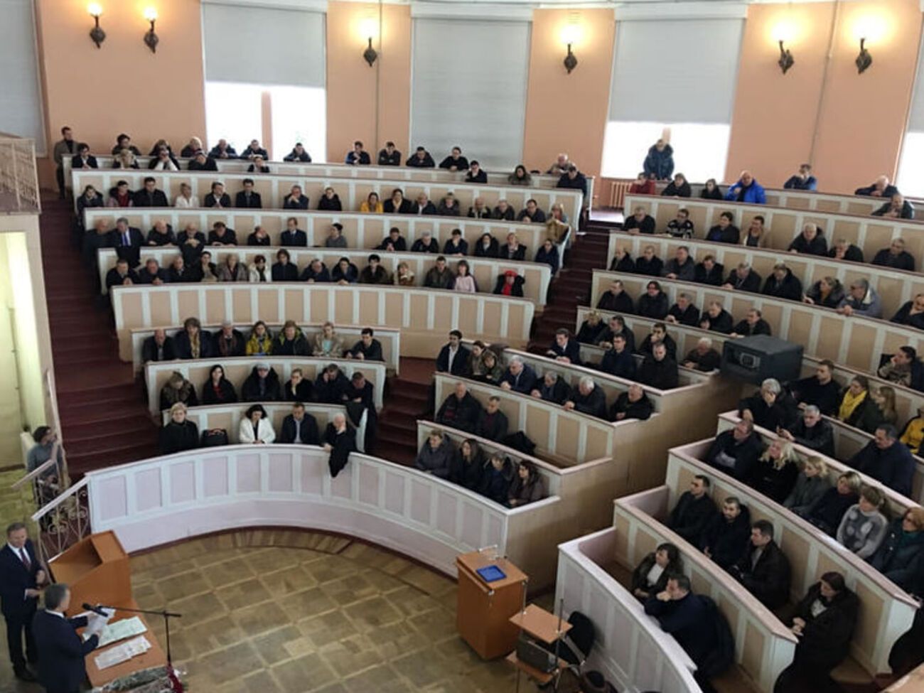 Коллектив надеется, что в дальнейшем ни Министерство здравоохранения Украины, ни другие посторонние лица не будут вмешиваться в работу университета