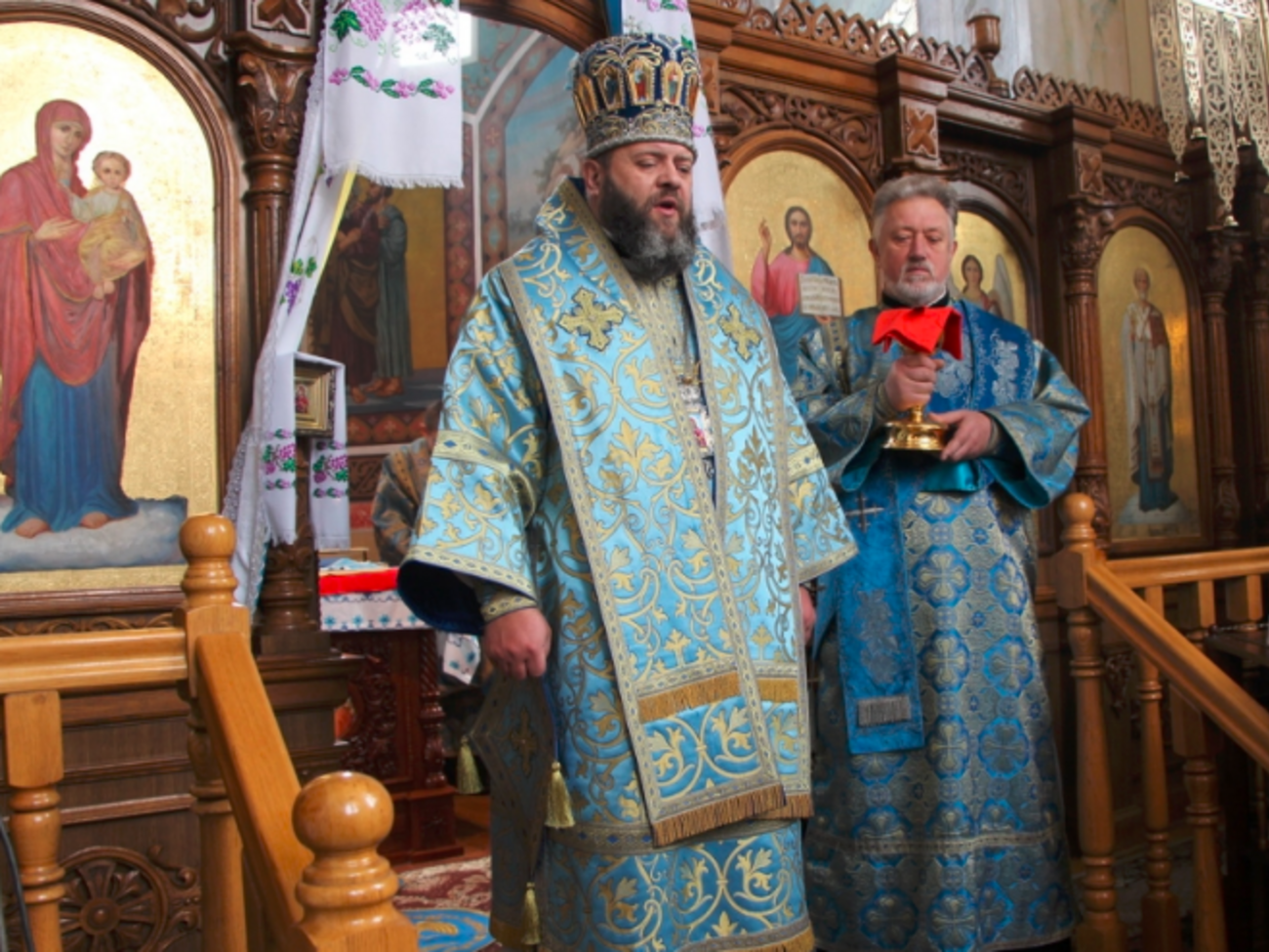 Михаил:&nbsp;Я сказал делегатам на объединительном соборе, что меня шантажируют, а это недемократично