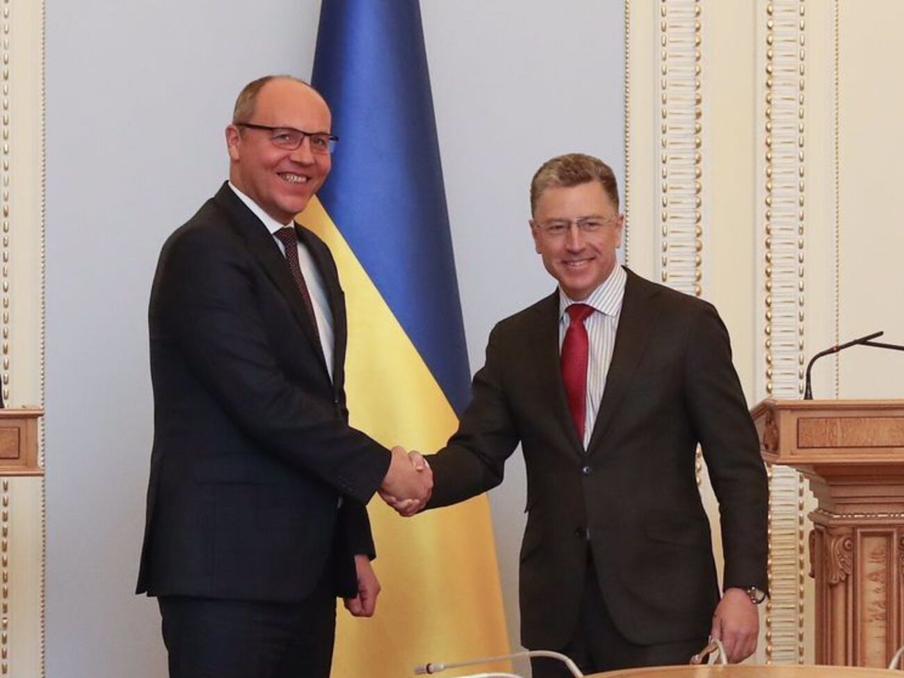 Волкер (справа) поблагодарил Парубия за парламентскую деятельность