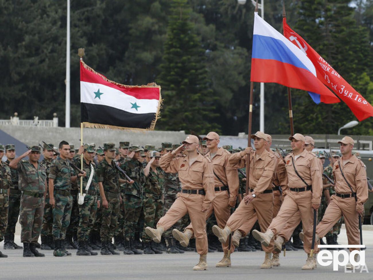 Російські військові допомагають урядовим військам Сирії