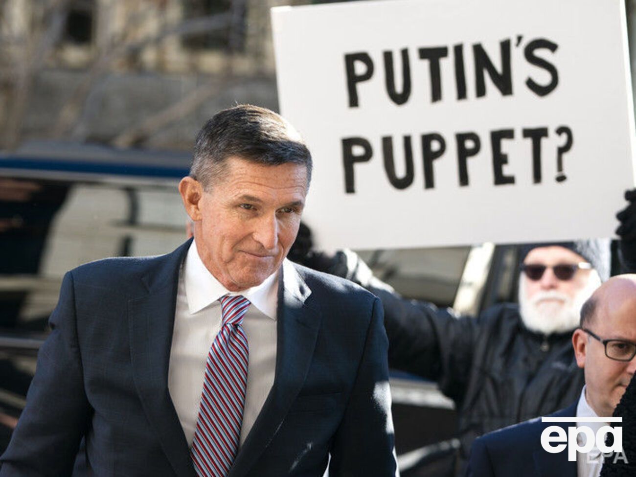 Флінн покинув Білий дім через "утрату довіри"