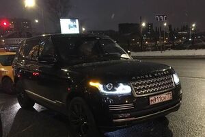 Инцидент с водителем автомобиля Range Rover и замглавреда "Эха Москвы" произошел после вечеринки Венедиктова в ресторане в центре Москвы