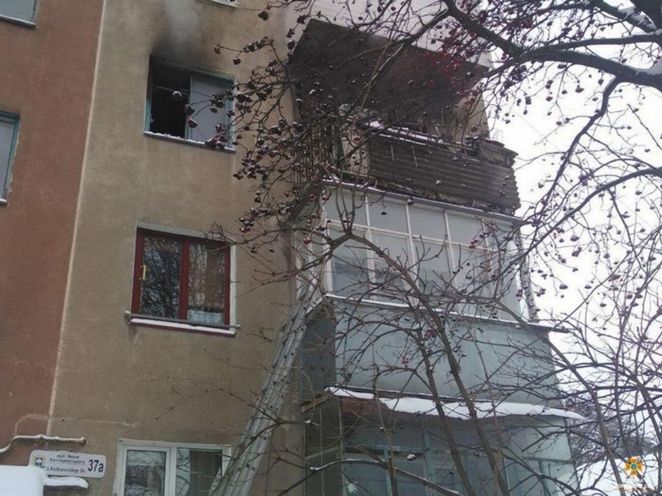 Спасатели ликвидировали возгорание в квартире народного артиста менее чем за час